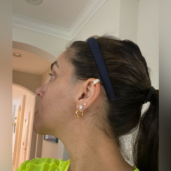 Melinda Maria ear cuff 18K plated with clear baguette simulated diamonds💛🤍 - Picture 3 of 10